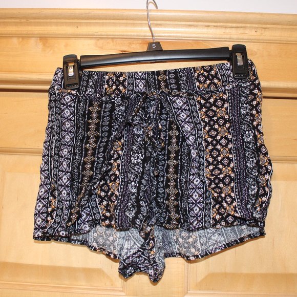 Summer Shorts - Picture 1 of 3